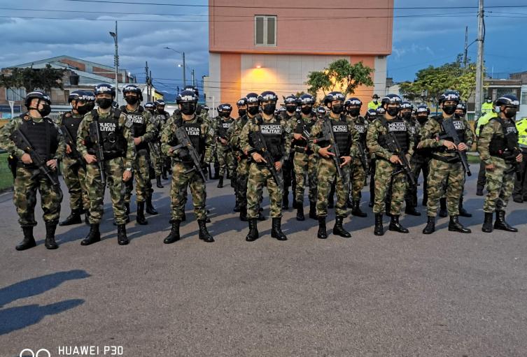 Recompensa de $200 millones por asesinos de policías y soldados: lo que sabemos